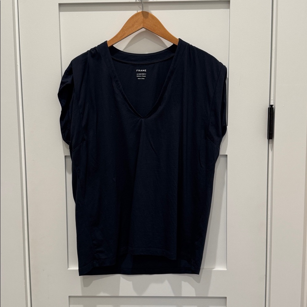 Frame Le Mid Rise V Neck Shirt - Picture 3 of 4